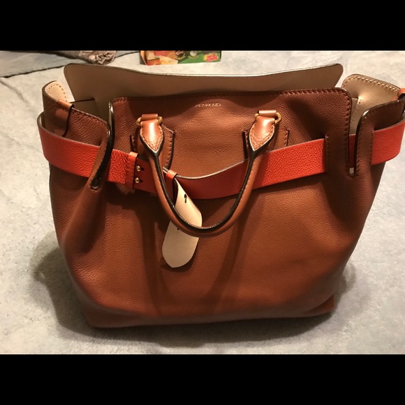 Burberry Tote bag, with strap included💁🏻♀️ - Picture 3 of 6